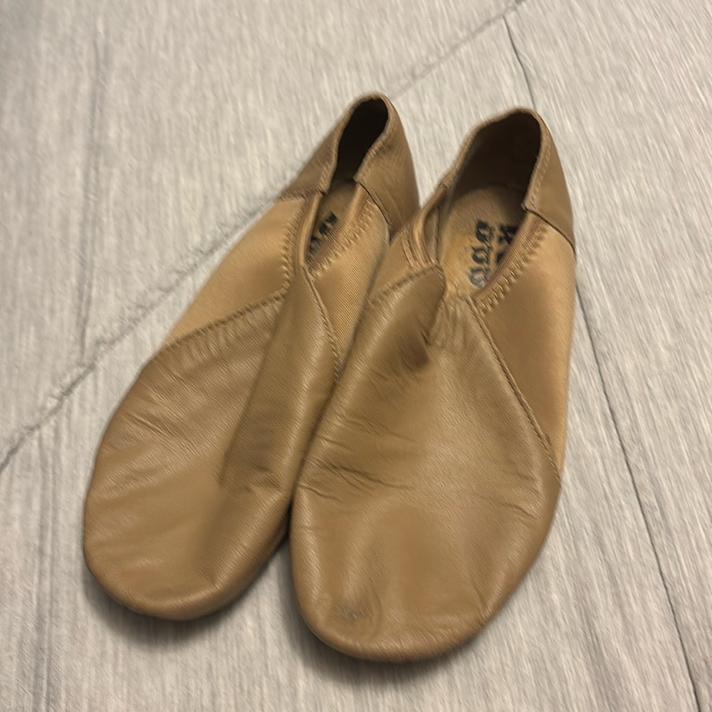 Jazz Bailey slipper shop